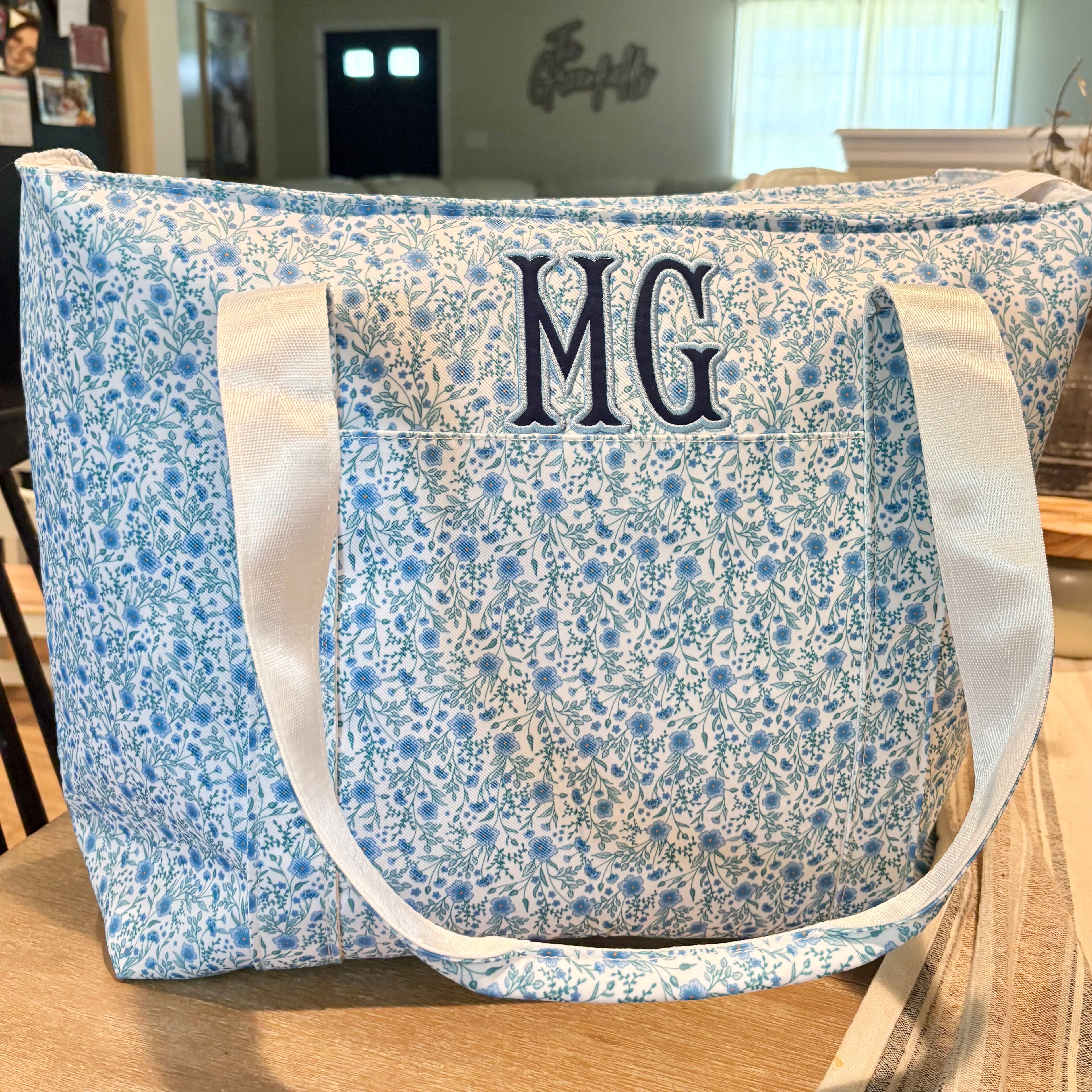 Everyday Nylon Tote with Front Pocket